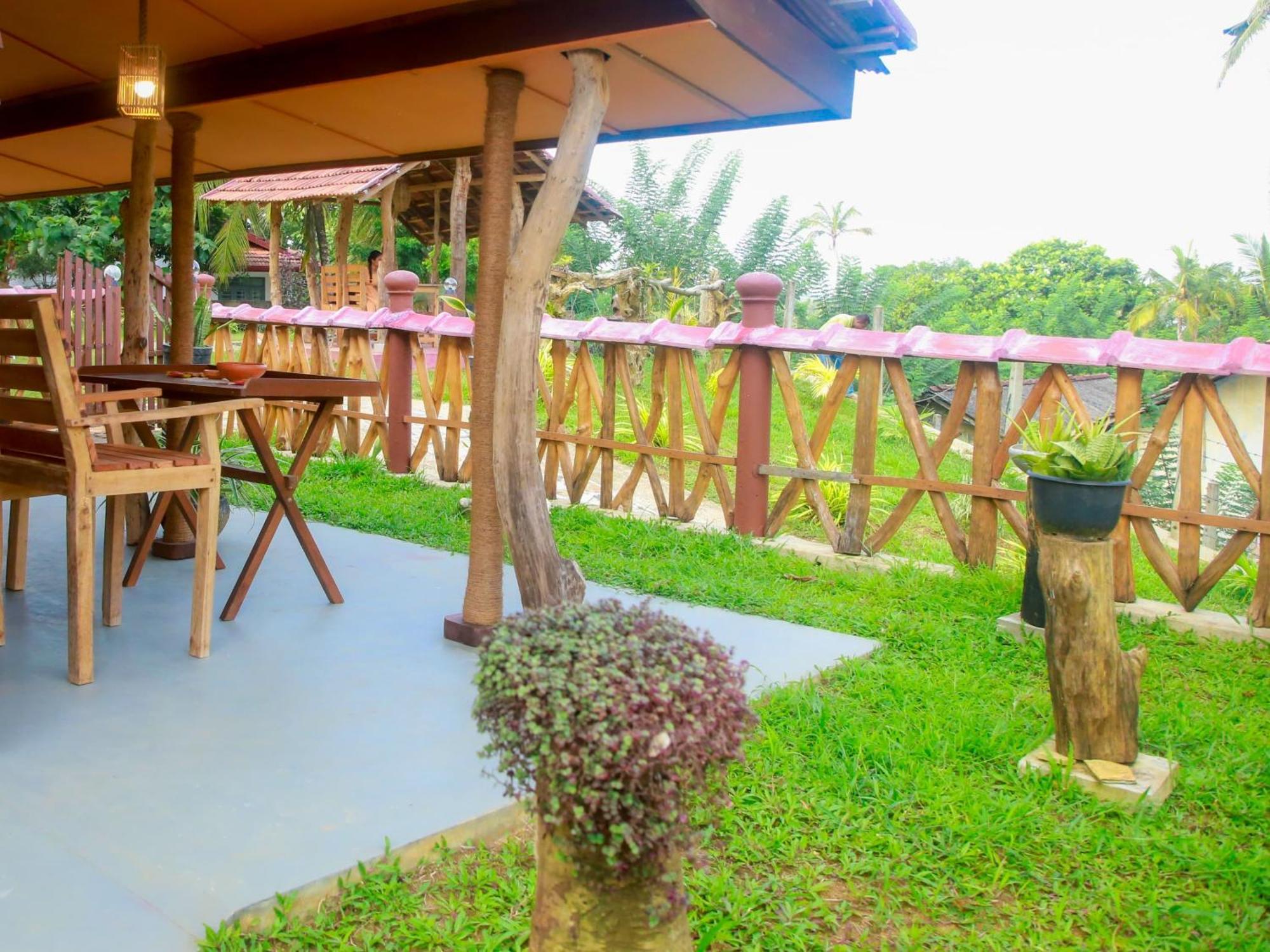 Blue Ocean Tree House Hiriketiya Villa Dikwella Eksteriør bilde